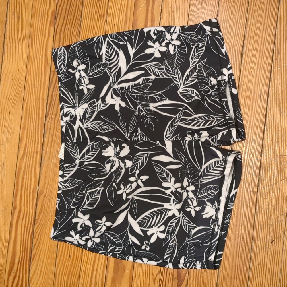 NWT women's boyshort swim bottoms 2X